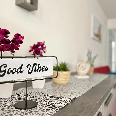 アパート Marina ムサイダ