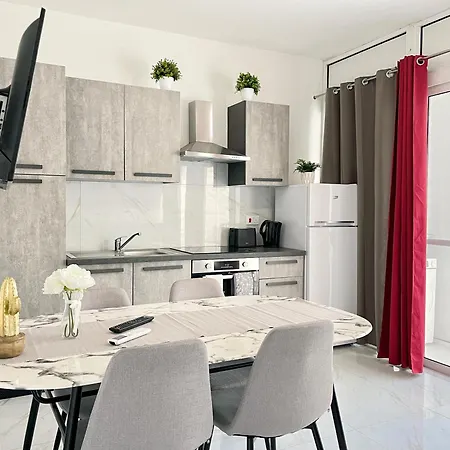 Marina アパート *